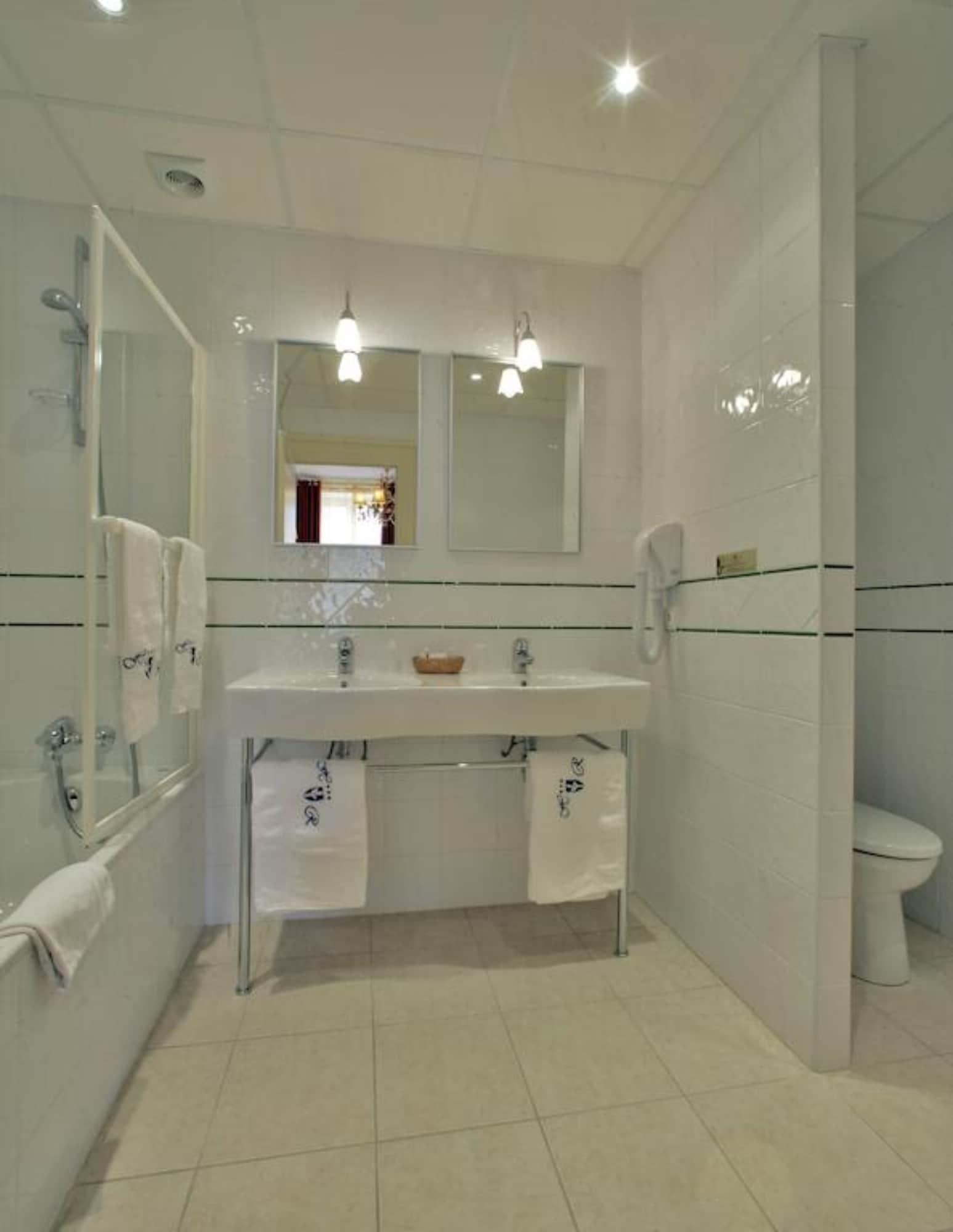 Le Roncevaux Hotel Pau