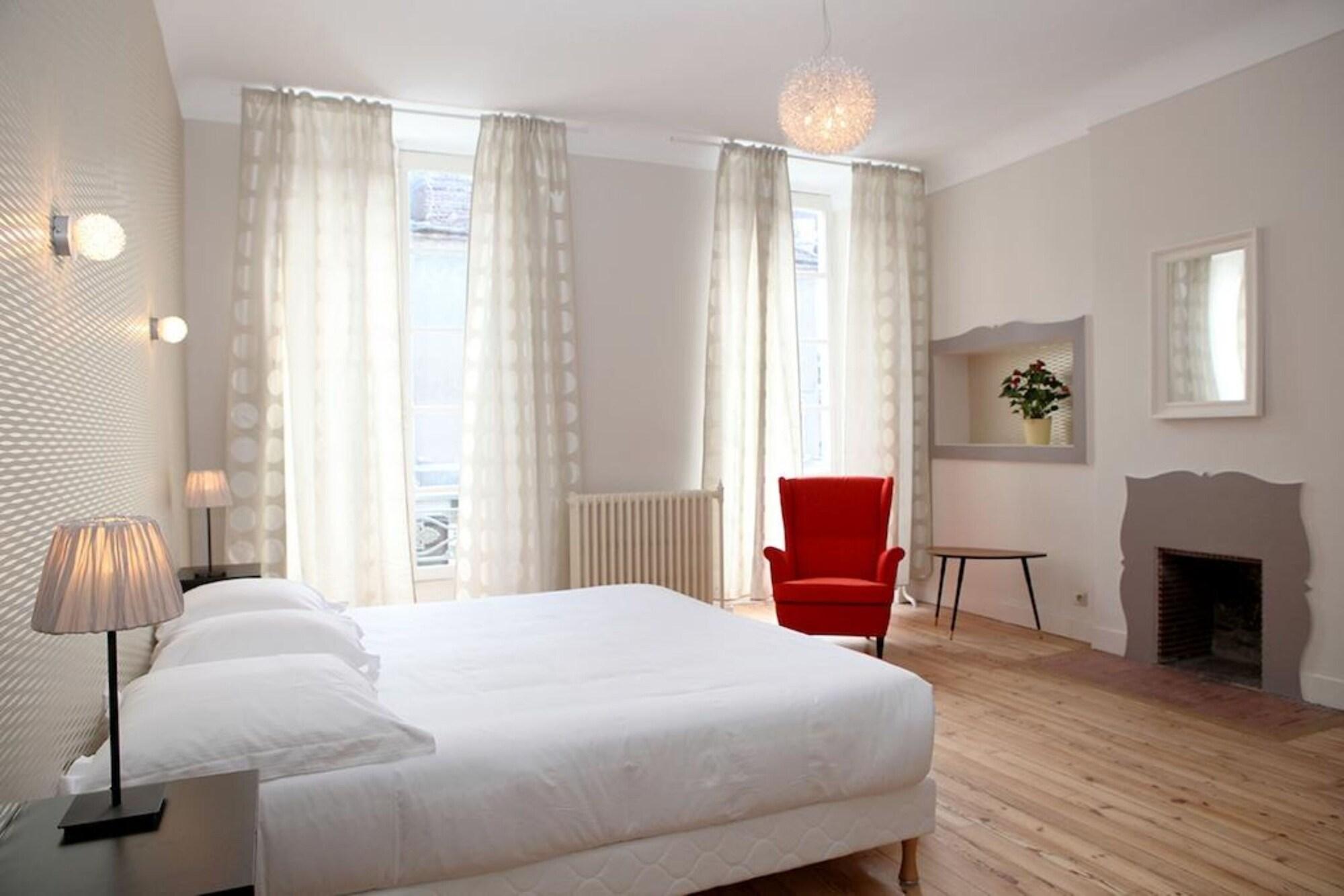 Le Roncevaux Hotel 3*