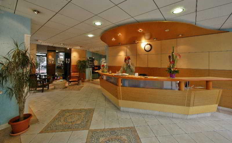 Hotel Le Roncevaux Pau