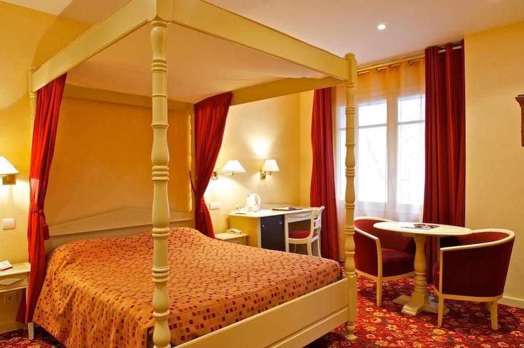 Hotel Le Roncevaux 3*