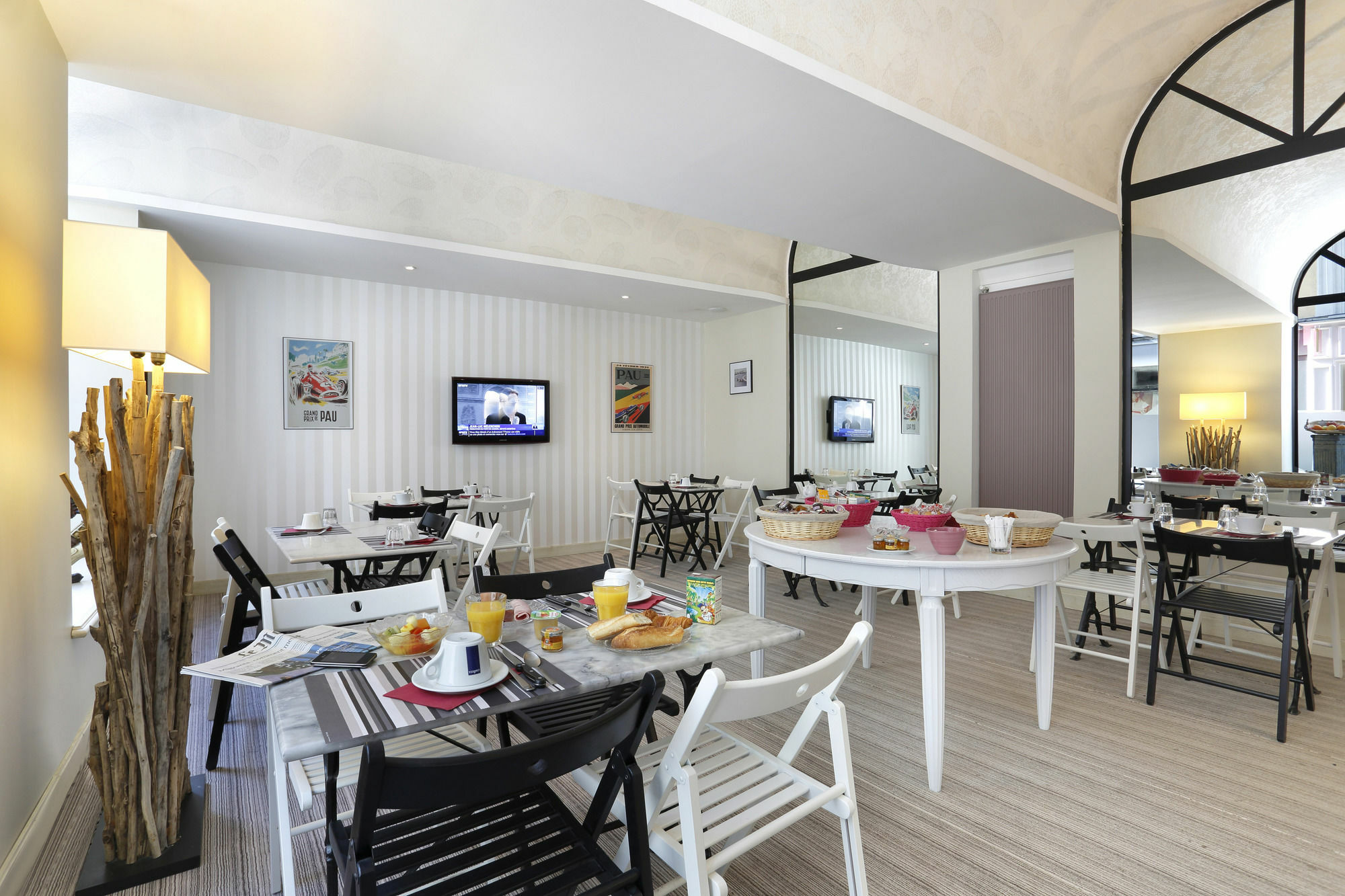 Le Roncevaux Hotel 3*